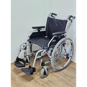 108-23 5305 repas mechanický invalidní vozík (půjčovna)
